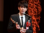 「第76回毎日映画コンクール」で男優主演賞を受賞した佐藤健