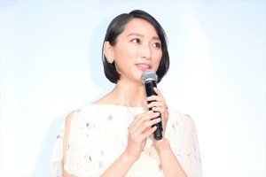 杏、映画『とんび』完成披露舞台あいさつに登場
