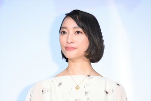 杏、映画『とんび』完成披露舞台あいさつに登場