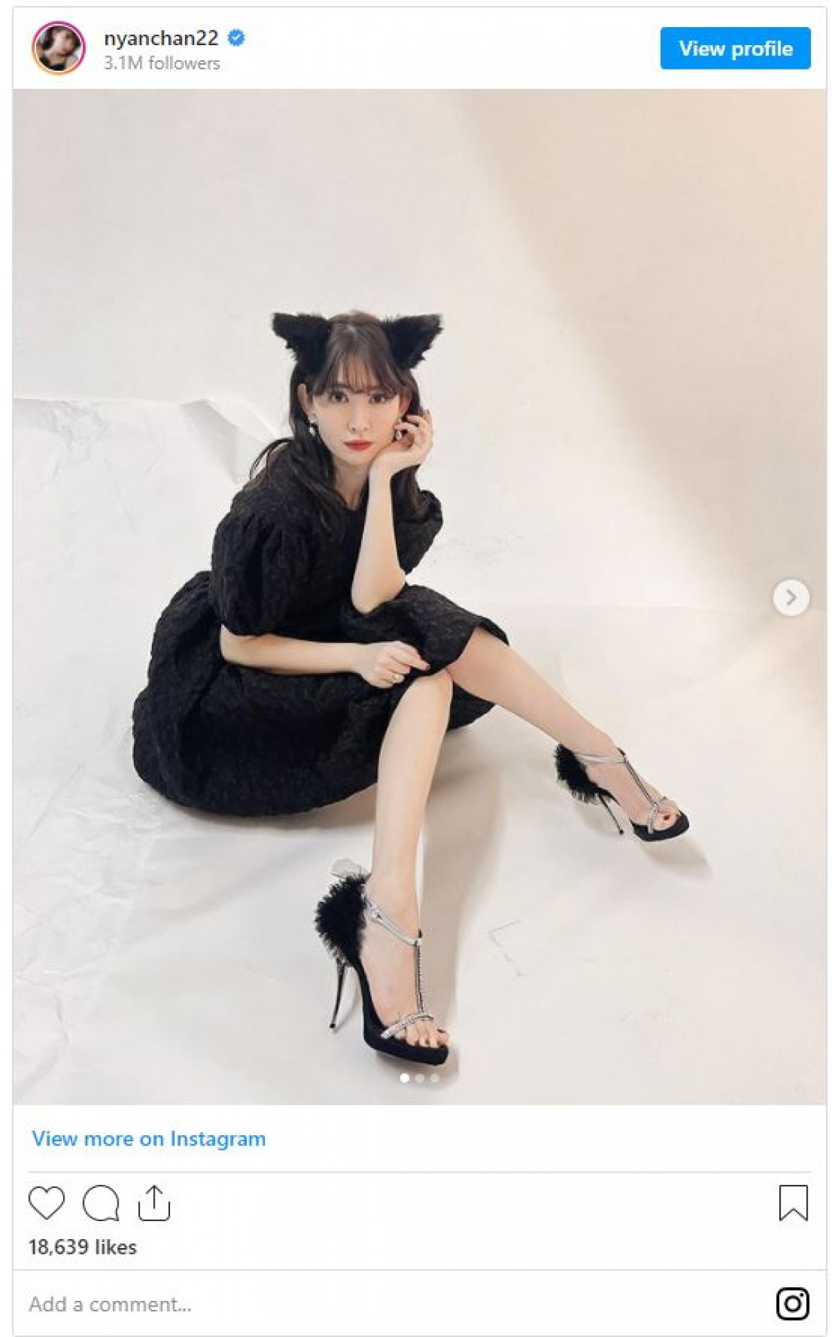小嶋陽菜、“猫の日”の黒ネコ耳ショットに「可愛すぎる」の声　歴代AKB48OGから反響続々