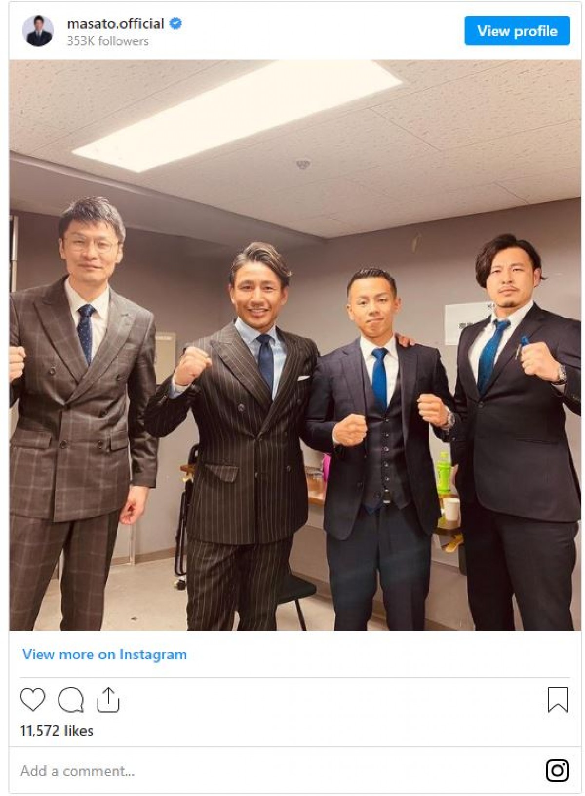 魔裟斗ら格闘家3人と写るアルピー平子、「馴染み過ぎ」と話題