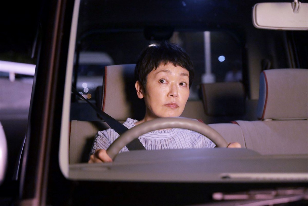 小林聡美と松重豊の楽し気なデート姿も　映画『ツユクサ』場面写真解禁