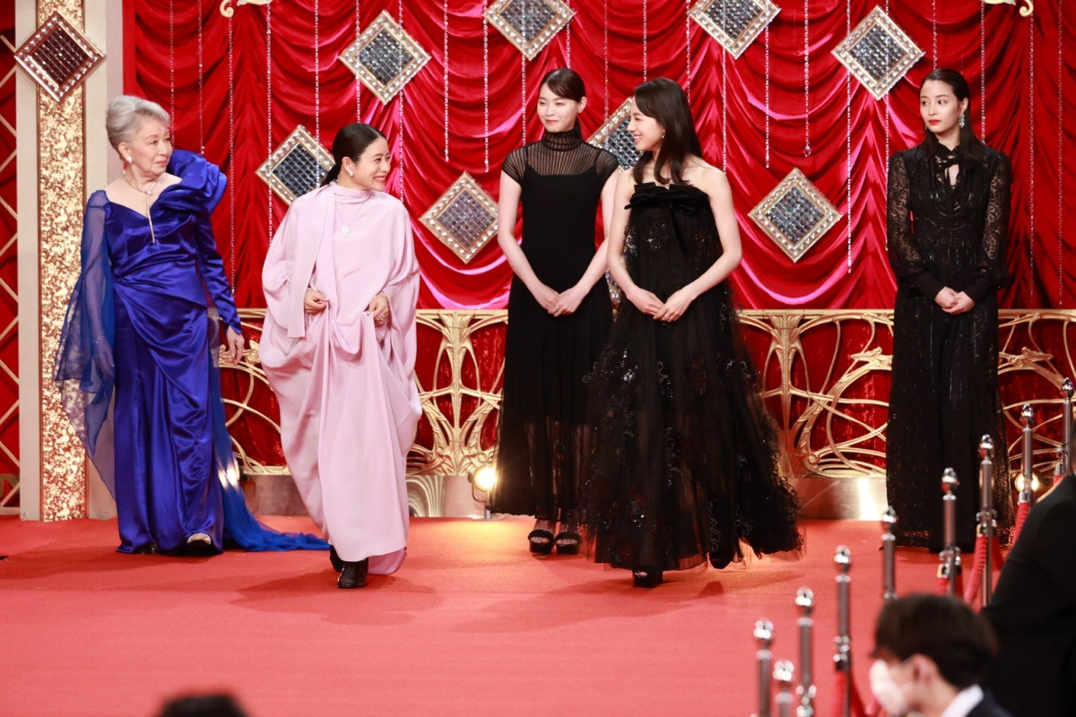 ＜第45回日本アカデミー賞＞豪華俳優・女優陣、レッドカーペットに華やかな装い