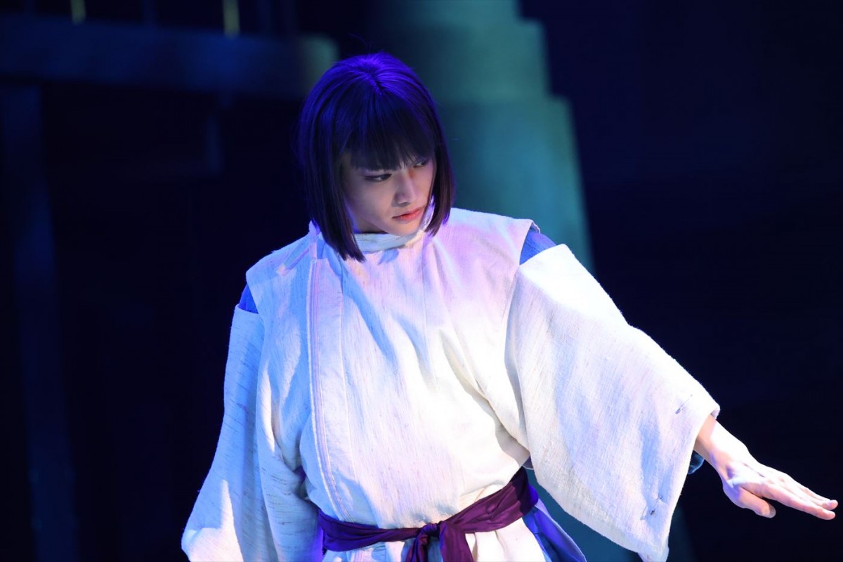 橋本環奈＆上白石萌音、舞台『千と千尋の神隠し』鈴木敏夫の賛辞の声に「ホッとしました」
