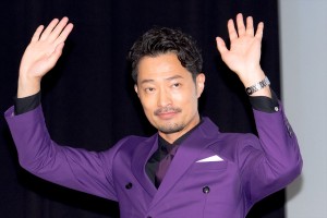 映画『おそ松さん』公開記念舞台あいさつに登場した前川泰之