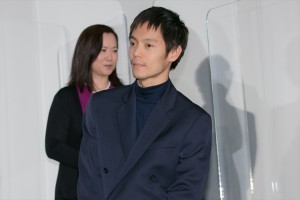 窪田正孝、『劇場版ラジエーションハウス』完成披露舞台あいさつに登場