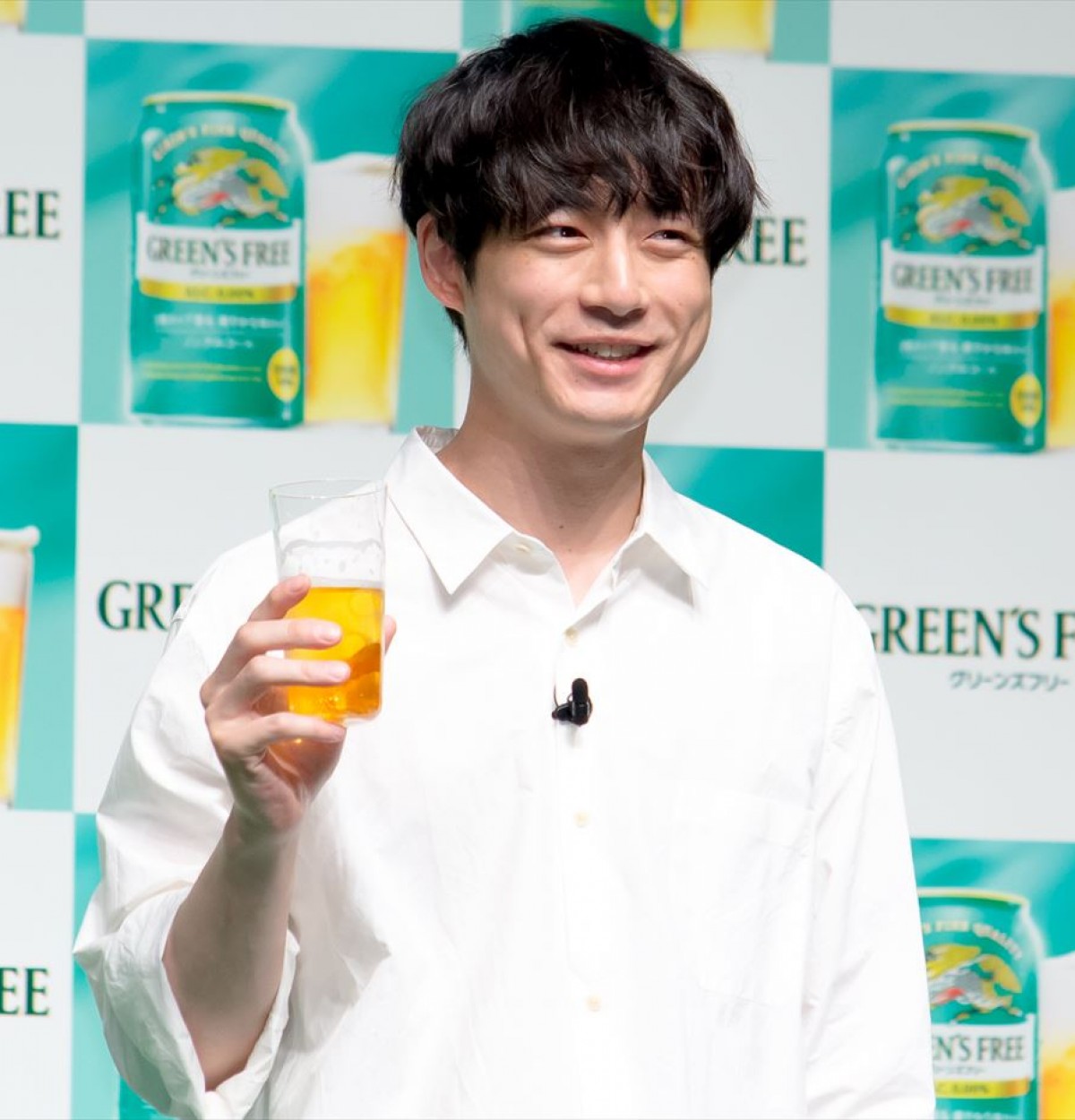 菅野美穂＆坂口健太郎、さわやか白シャツで登場　“大人への新提案”を明かす