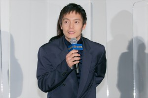 窪田正孝、『劇場版ラジエーションハウス』完成披露舞台あいさつに登場