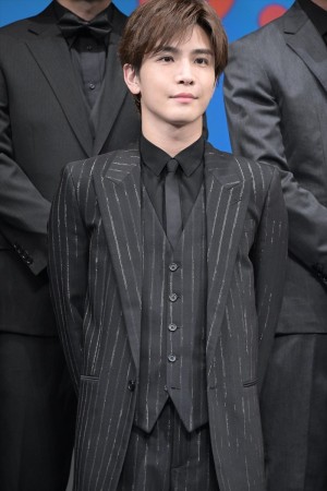 岩田剛典、映画『死刑にいたる病』完成披露試写会に登場