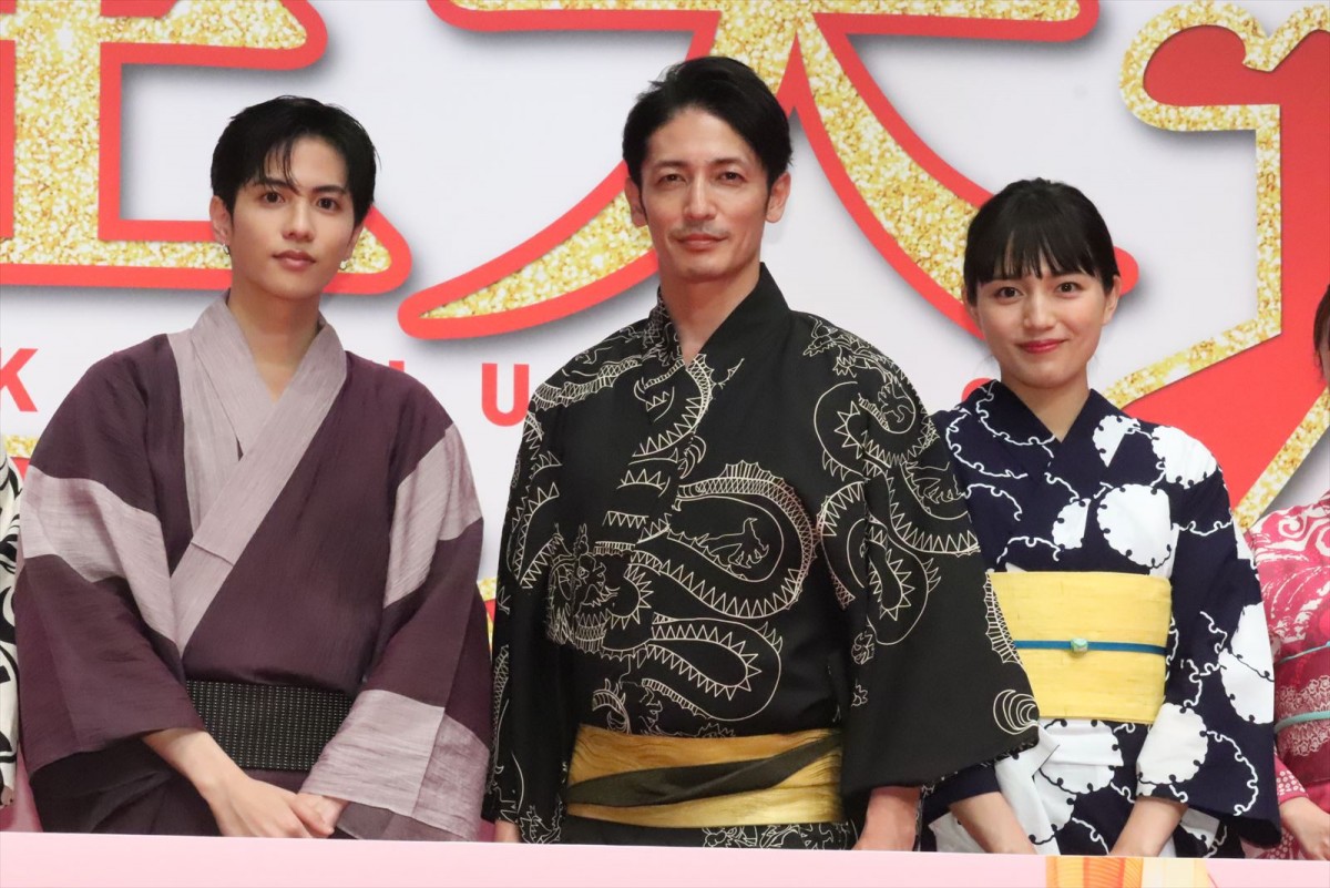 映画『極主夫道 ザ・シネマ』公開直前祭に出席した(左から)志尊淳、玉木宏、川口春奈