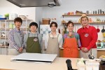【写真】来月退社のフジ久慈暁子アナに同期3人がサプライズ成功　「いい光景だぁ」「素敵」の声