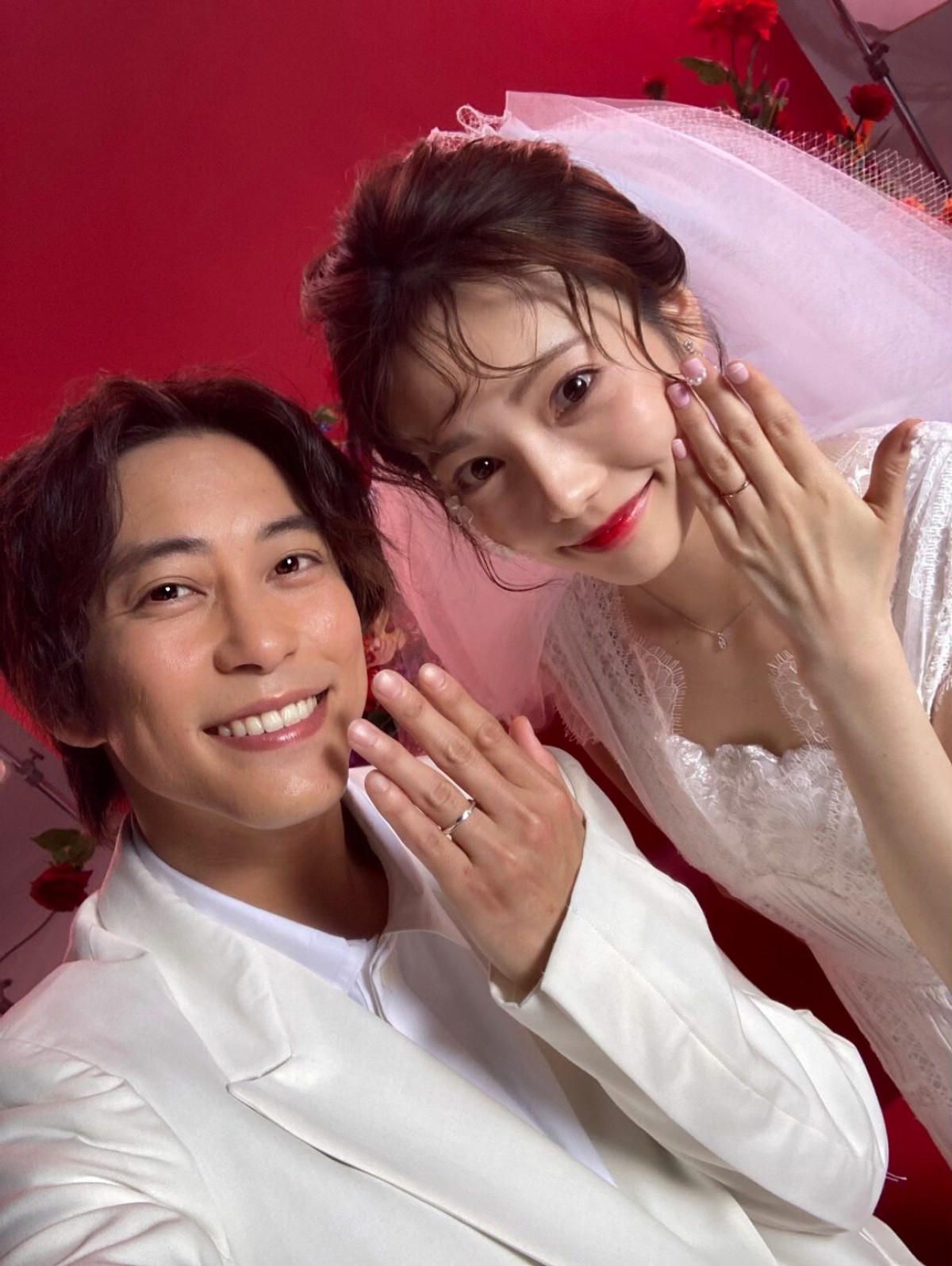 佐野岳×島崎遥香、結婚指輪＆ウエディング姿で『私たち結婚しました3』出演を報告