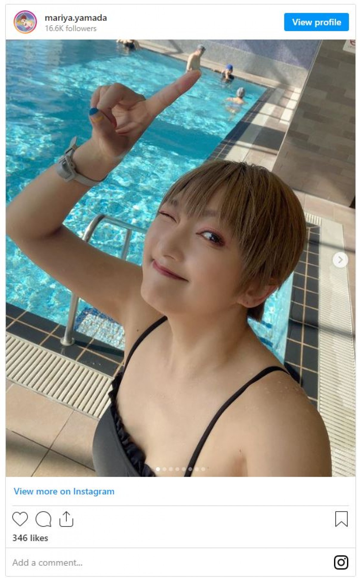 山田まりや、プールサイドの姿にファン「グラビア撮影かと」長男の水泳特訓に付き添い