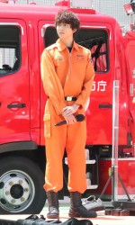 映画『モエカレはオレンジ色』公開直前“消防訓練サプライズ”イベントに登壇した鈴木仁