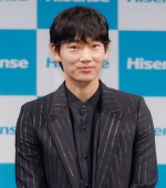 「ハイセンスジャパン 新商品・新CM発表会」に出席した綾野剛