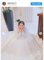 【写真】足立梨花の長袖ウエディングドレス姿も素敵！