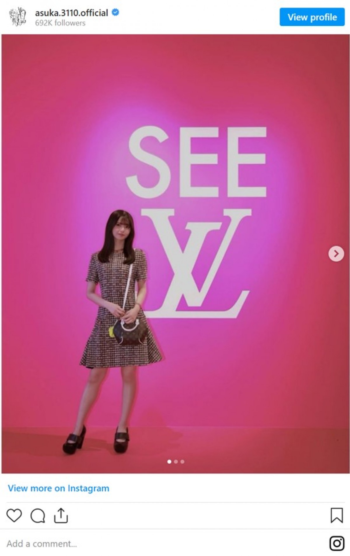 乃木坂46・齋藤飛鳥、ルイ・ヴィトン着用　「美しすぎる」「すてき」と絶賛の声