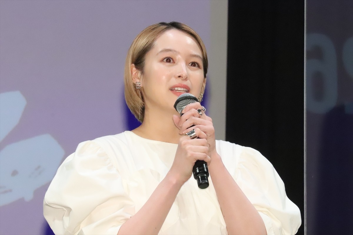 阿部寛、ドラムに初挑戦！　“苦戦”告白も清野菜名＆高杉真宙は「かっこよかった」と絶賛