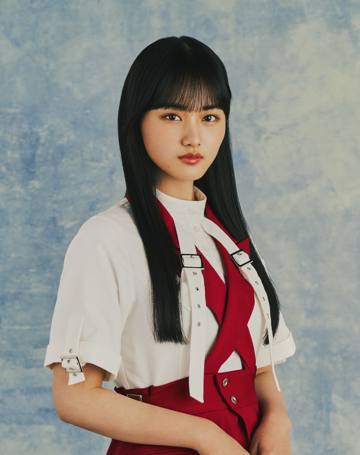 櫻坂46、新制服のソロアーティスト写真公開　夏らしい爽やかな衣装