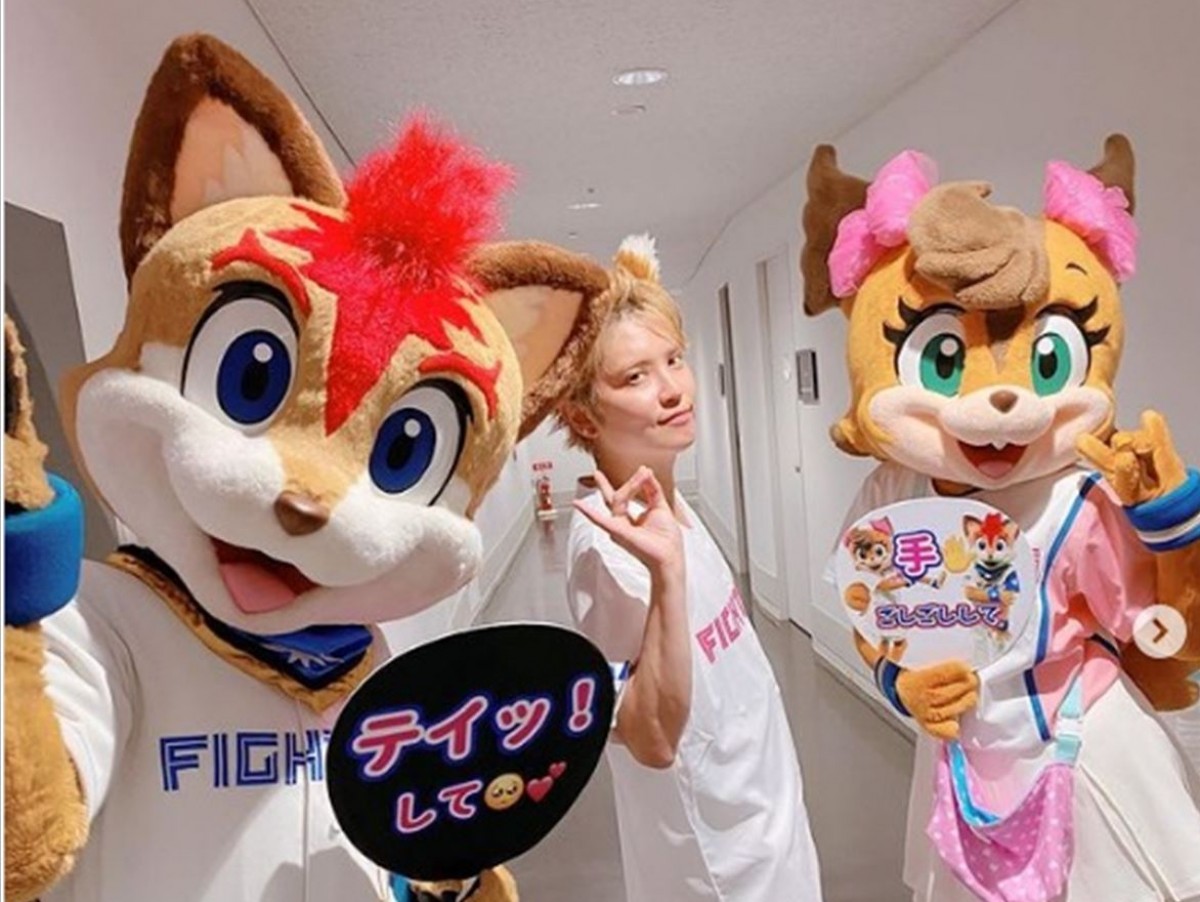 かわいすぎる きつねダンス で話題の手越祐也 マスコットに負けてない の声 22年7月4日 エンタメ ニュース クランクイン