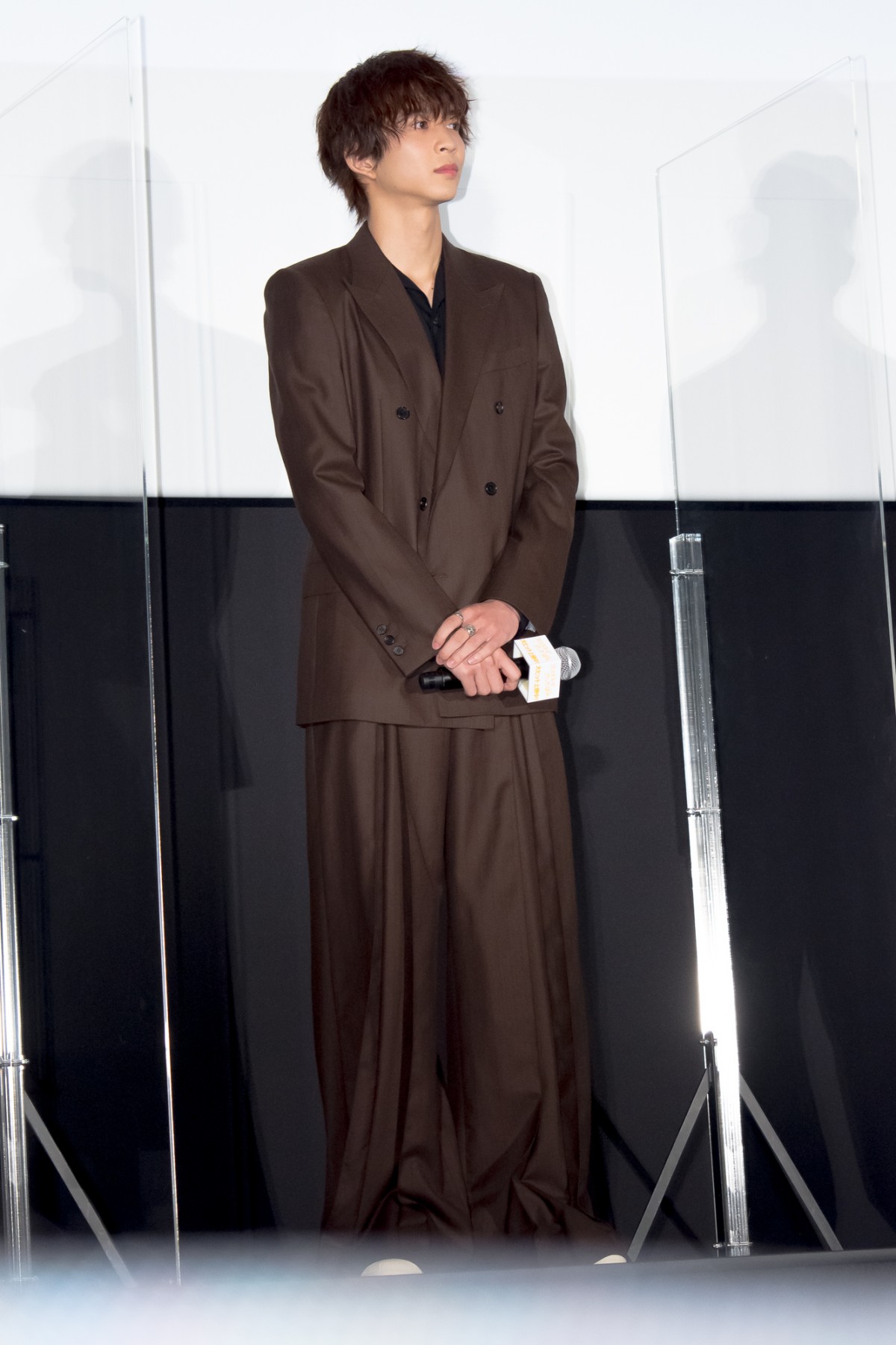 Snow Man岩本照、舞台あいさつ欠席でメッセージ　命日のジャニーさんへの思いも