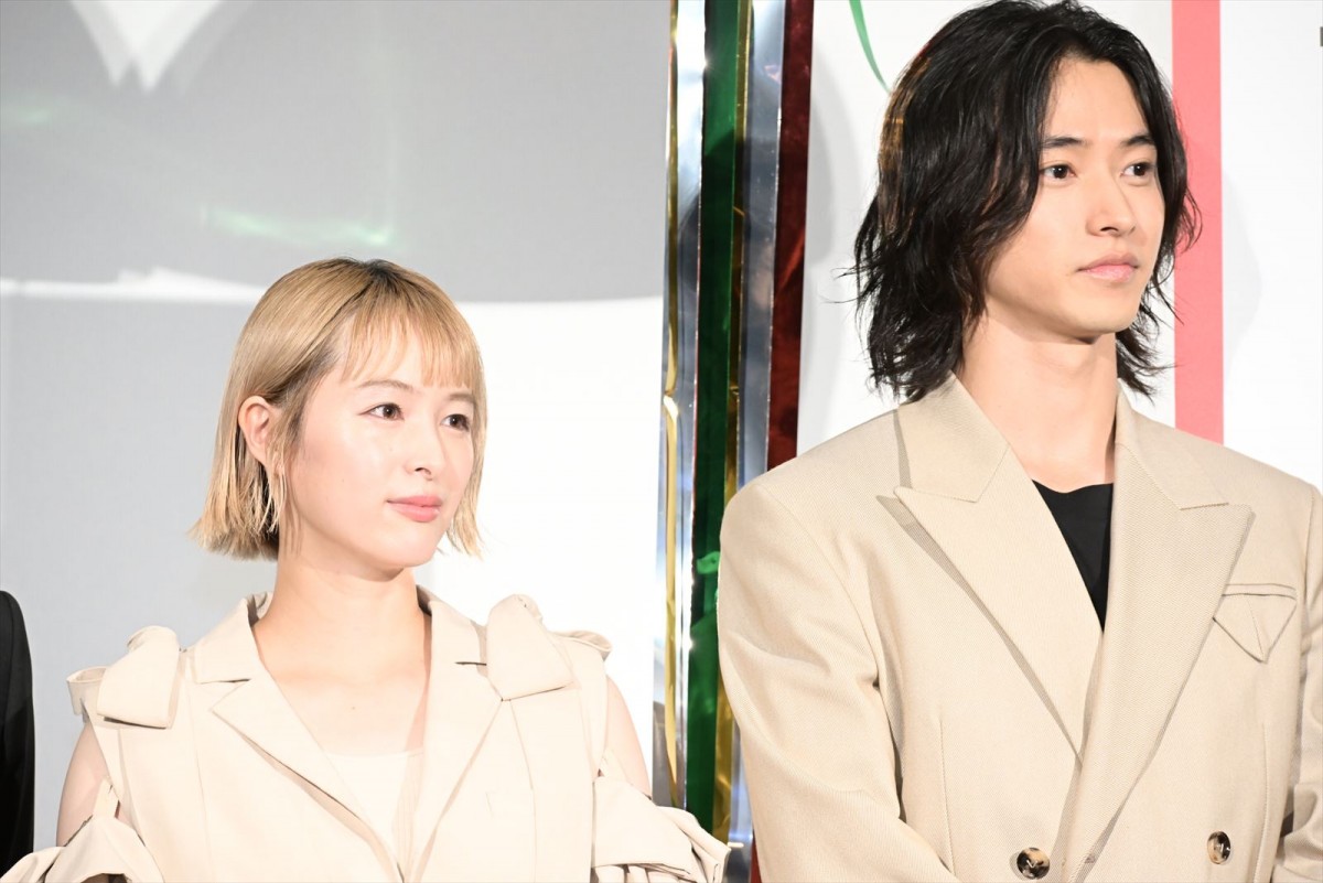 『キングダム2』吉沢亮こだわりの「椅子の座り方」 山崎賢人も絶賛「かっこよかった」