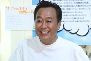 「モヤさまドイヒー展」囲み取材に出席したさまぁ～ず・三村マサカズ