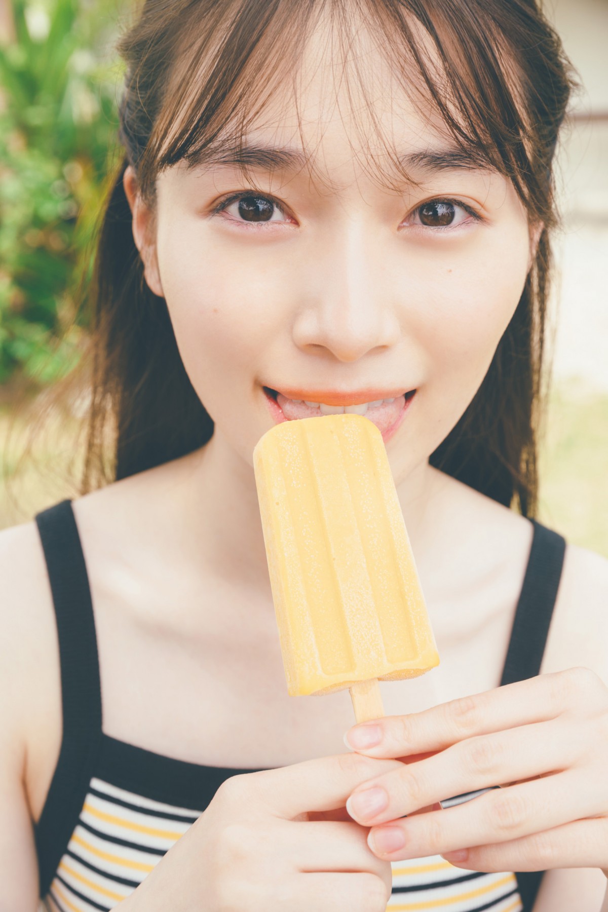 櫻坂46・守屋麗奈、プライベートビーチでビキニ姿　恥ずかしそうにはにかむ笑顔