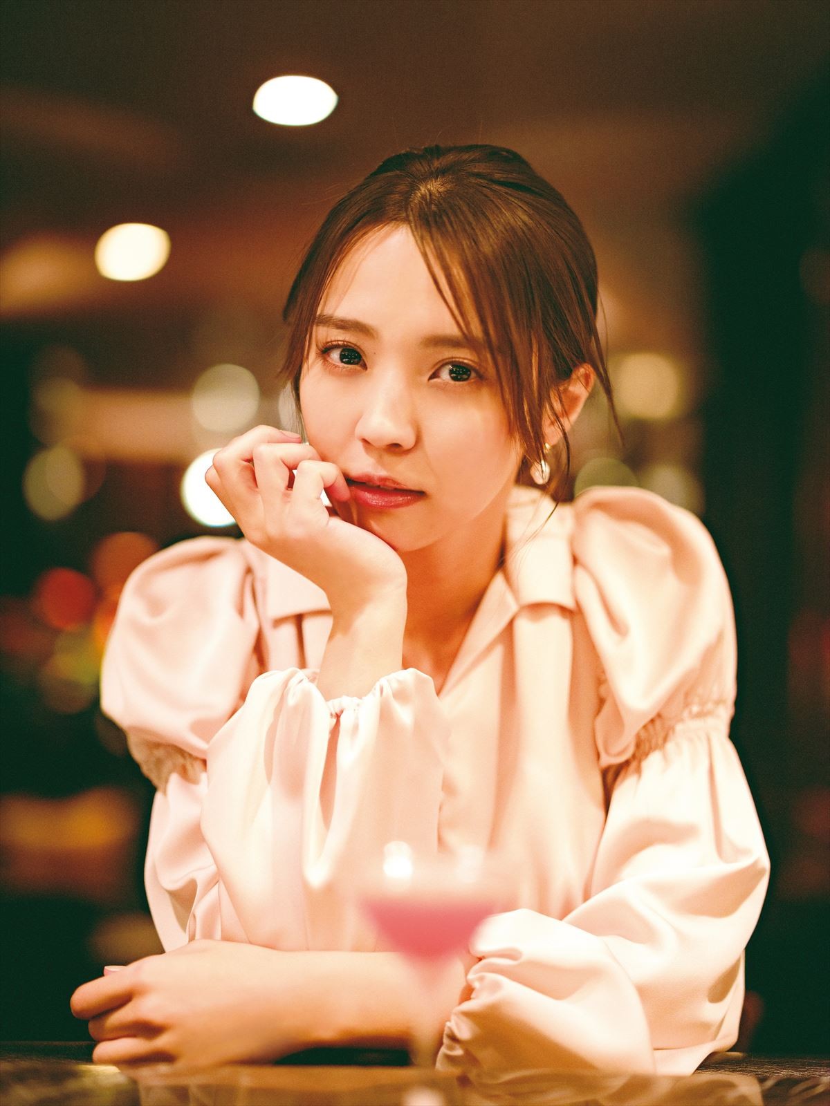 櫻坂46・小林由依、水着カット公開　「色がかわいい」と本人お気に入り