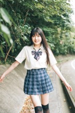 “脚が長すぎるアイドル”で話題！BEYOOOOONDS・江口紗耶、19歳の誕生日に1st写真集