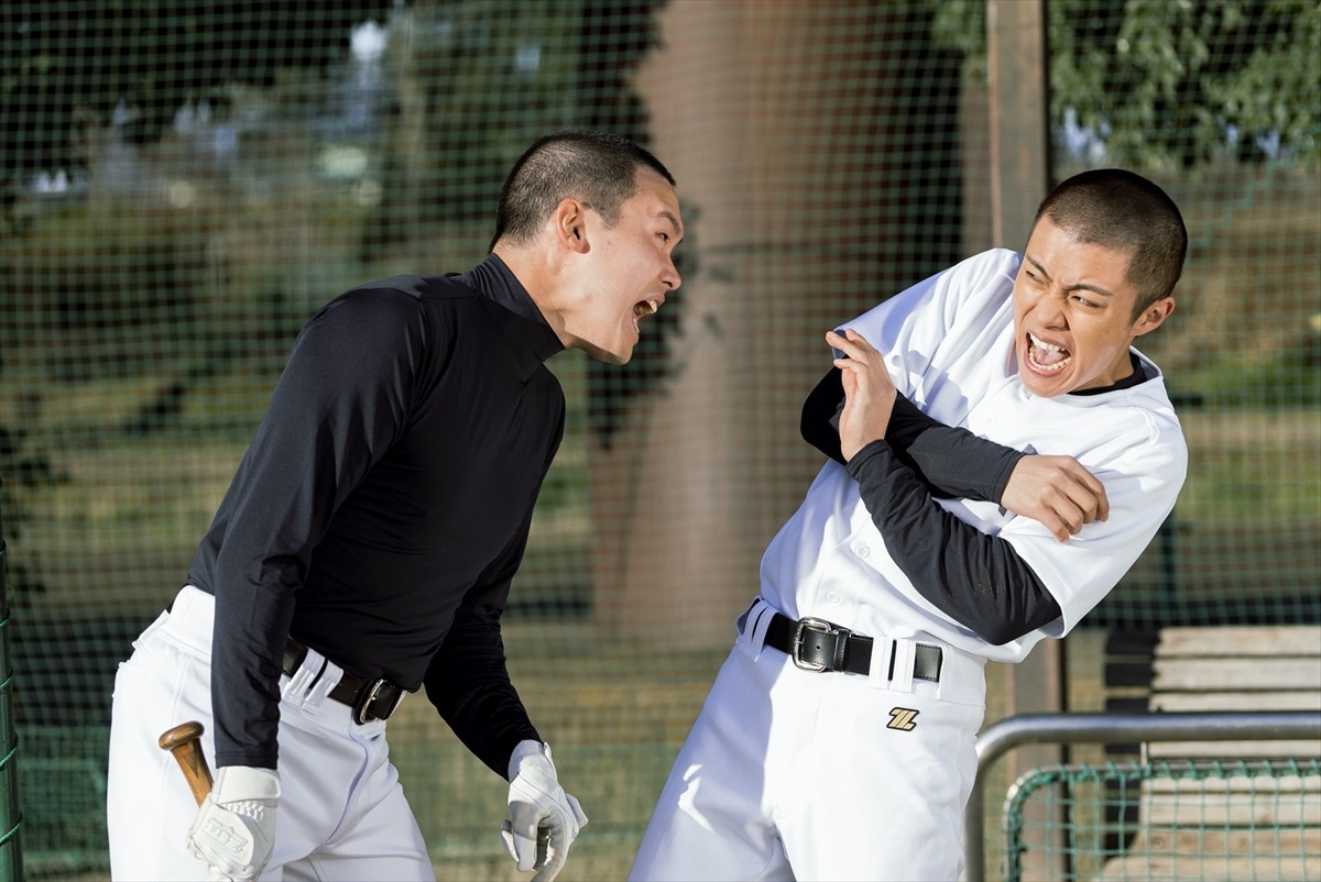 醍醐虎汰朗が先輩と地獄の朝練!?『野球部に花束を』トラウマのティーバッティング本編映像