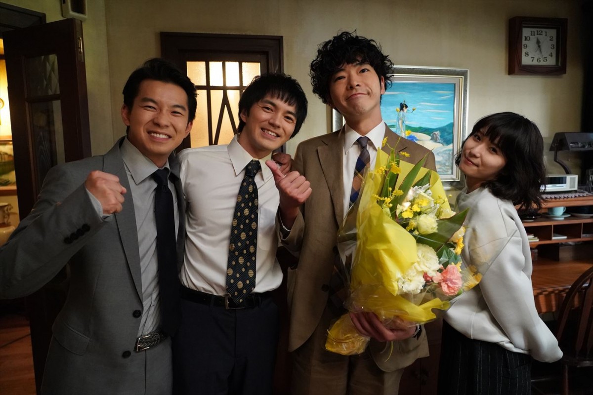 林遣都×仲野太賀×松岡茉優×柄本佑『初恋の悪魔』クランクアップ　「信頼し合って作れたことが幸せ」