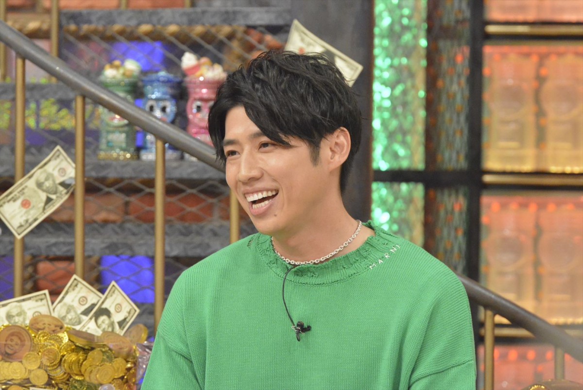 オズワルド伊藤、キャバクラ・ガールズバーに1000万円「イワクラを連れてくことも」