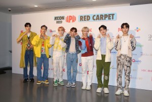 「KCON 2022 JAPAN」レッドカーペットに出席したTEMPEST