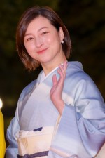 「第35回東京国際映画祭」オープニングレッドカーペットに登場した広末涼子