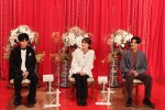 『FNSドラマ対抗 お宝映像アワード』に出演する（左から）鈴鹿央士、川口春奈、目黒蓮