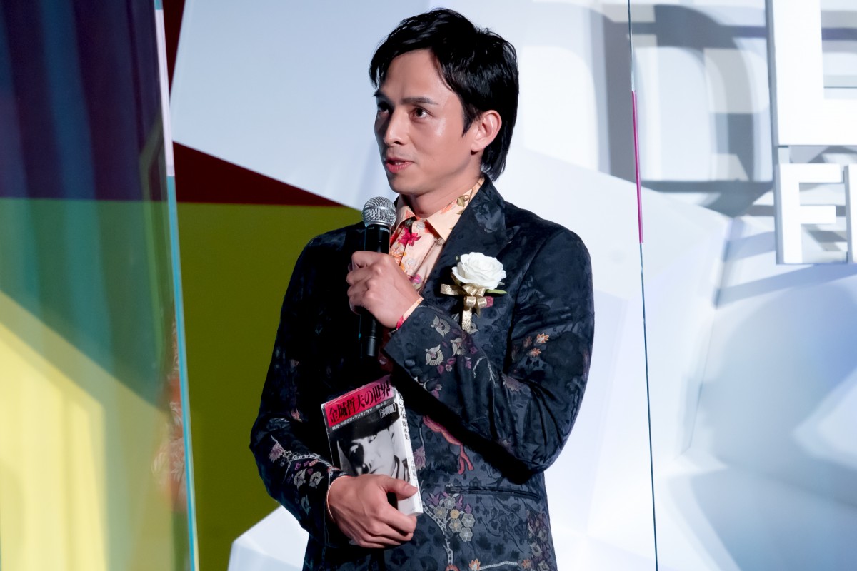 ＜ドラマアウォード2022＞吉高由里子、『最愛』で主演女優賞　トロフィー手に笑顔