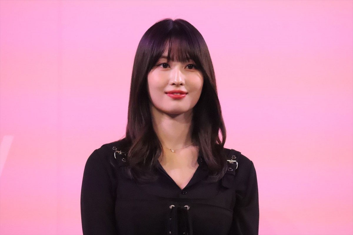 TWICE・モモ、美の秘訣は「化粧品用の冷蔵庫」と告白