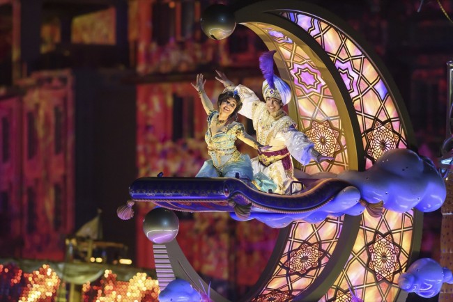 ミッキー ミニーがキス Tds新しい夜のショー ビリーヴ ついにスタート 東京ディズニーシー 22年11月11日 写真 特集 レポート クランクイン トレンド