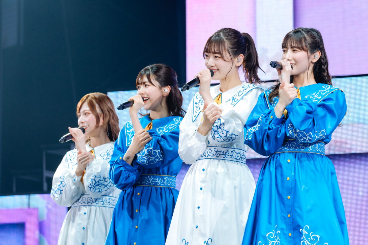 日向坂46・四期生、ライブ初パフォーマンス　「ブルーベリー＆ラズベリー」をフレッシュに披露＜Happy Smile Tour 2022＞