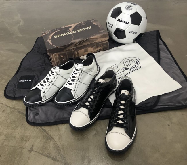 “サッカーボール”がモチーフのスニーカー登場！　「MIKASA」のロゴ入りデザイン