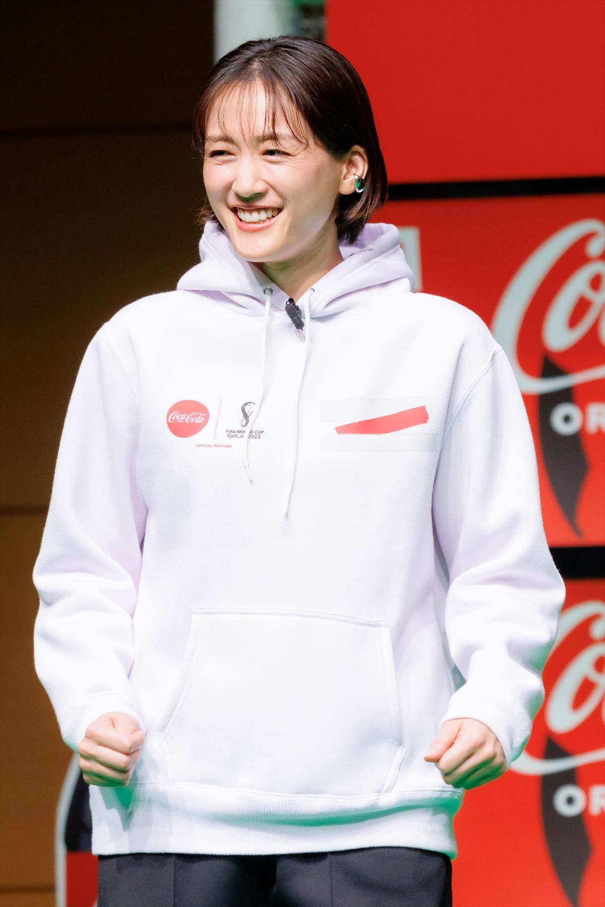 綾瀬はるか、ボールで的を狙い撃ち　中村俊輔が絶賛「本番に強い方なんだな」