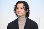 染谷将太、映画『すずめの戸締まり』初日舞台挨拶に登場