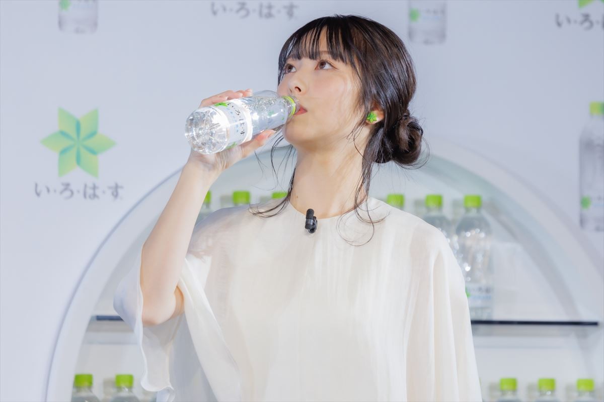 浜辺美波、いまだに持ち続ける幼少期の夢は「家族全員でカシオペア紀行に」