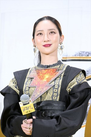 ファーストサマーウイカ、映画『ブラックアダム』破壊的ヒット祈願ジャパンプレミアに登場