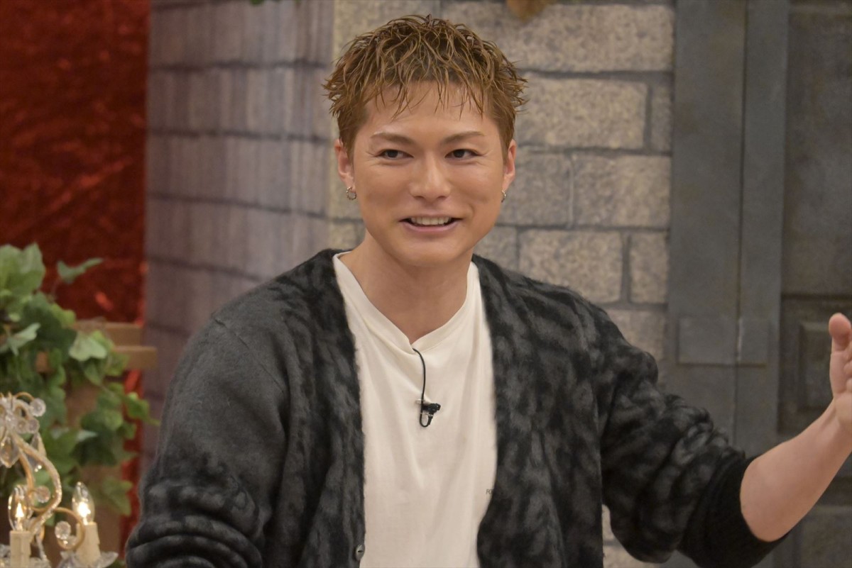 鈴木砂羽や石倉三郎ら、お酒大好き芸能人集合　「下半身だけ着てなかった」「12針縫った」酔いつぶれエピソードが飛び出す