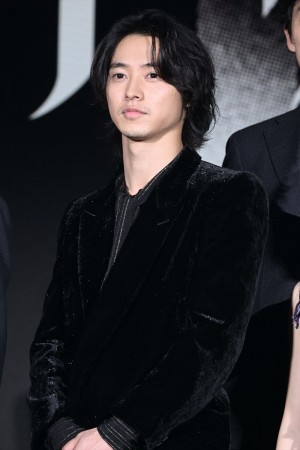 山崎賢人、Netflixシリーズ『今際の国のアリス』シーズン2配信記念イベントに登場