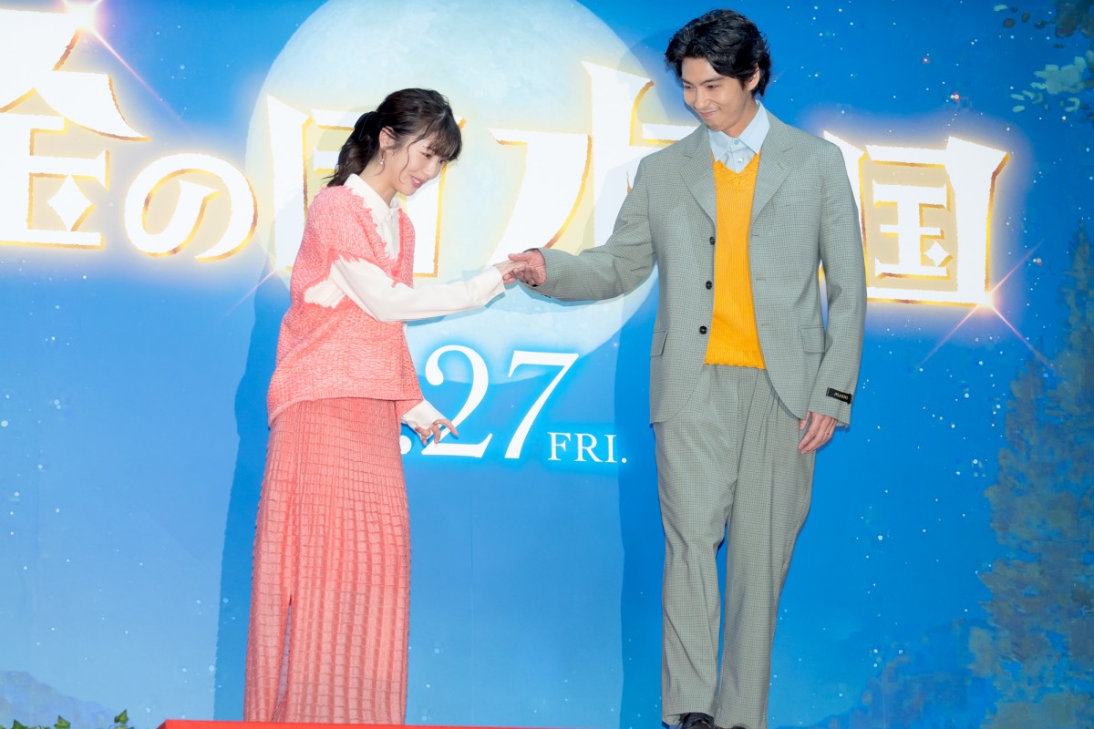浜辺美波、アフレコで賀来賢人に感謝「すごくホッとしました」