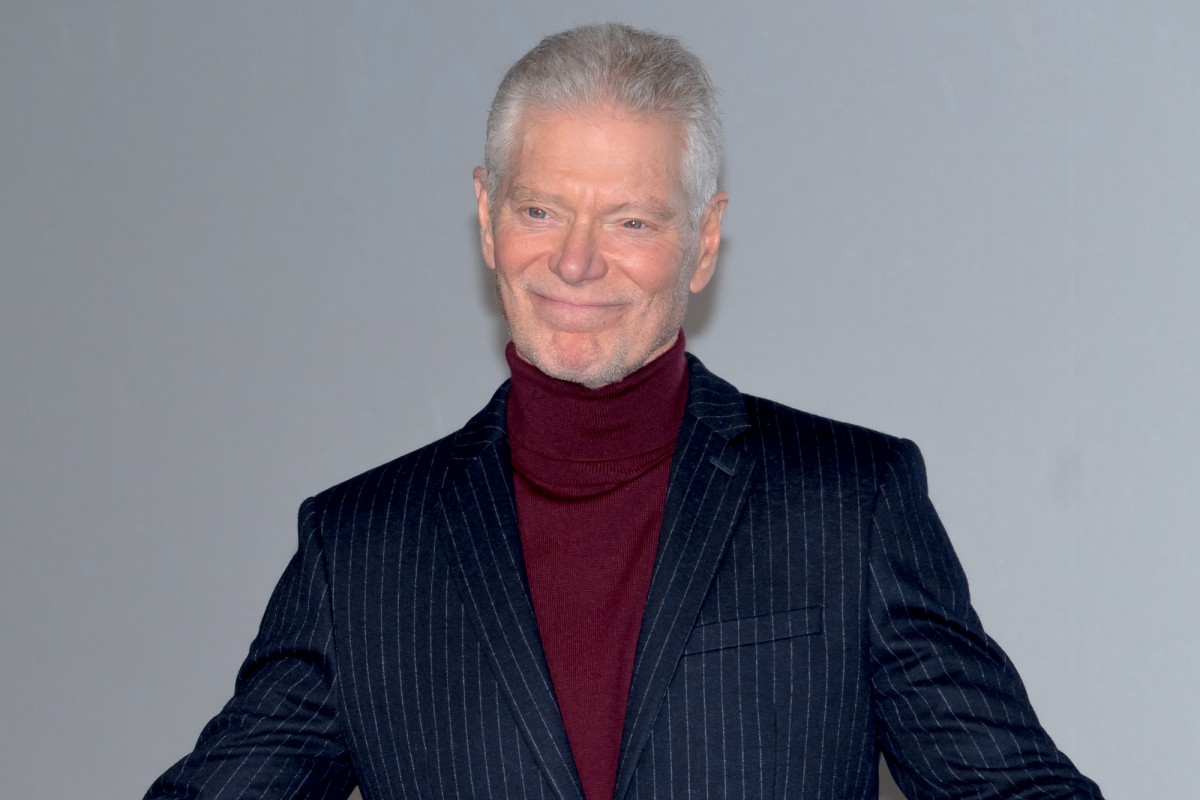 ジェームズ・キャメロン監督、約10年ぶりの来日　シガーニーらと笑顔でファンに応える