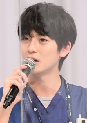 高橋文哉、『ドクターホワイト』取材会に登場